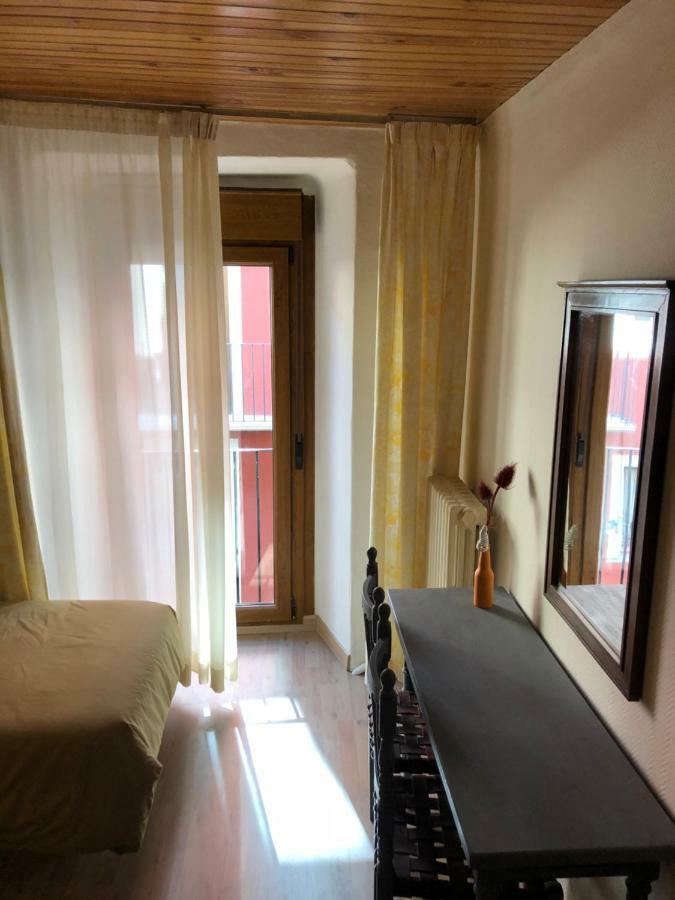 Hostal Di Verena Puigcerdà Екстериор снимка