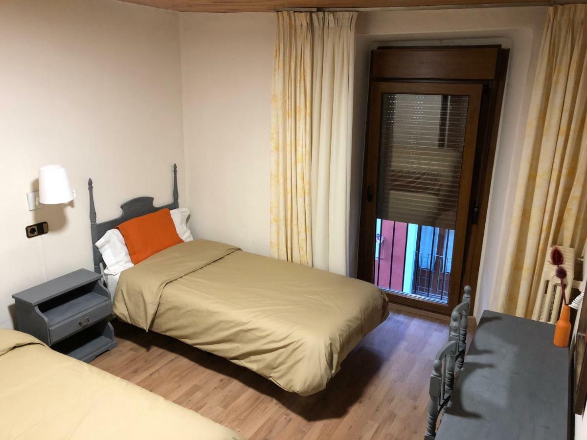 Hostal Di Verena Puigcerdà Екстериор снимка